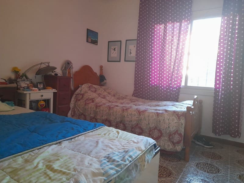 2 bedroom Flat for sale in Blanes - € 125,000 (Ref: 8744331)