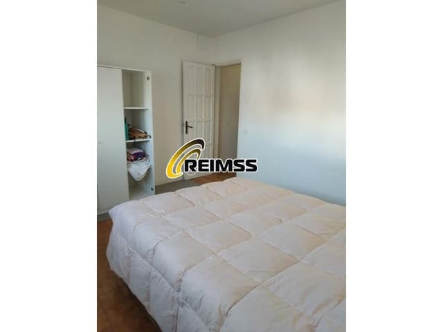 6 bedroom Villa for sale in Centre, Lloret de Mar with garage - € 393,000 (Ref: 8744335)