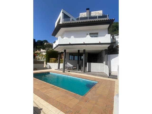 5 slaapkamer Villa te koop in Canyelles, Lloret de Mar met garage - € 1.050.000 (Ref: 8744336)