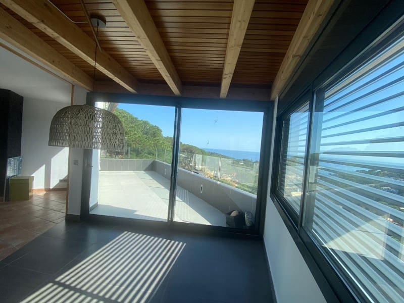 5 sovrum Villa till salu i Lloret de Mar med garage - 1 050 000 € (Ref: 8744336)