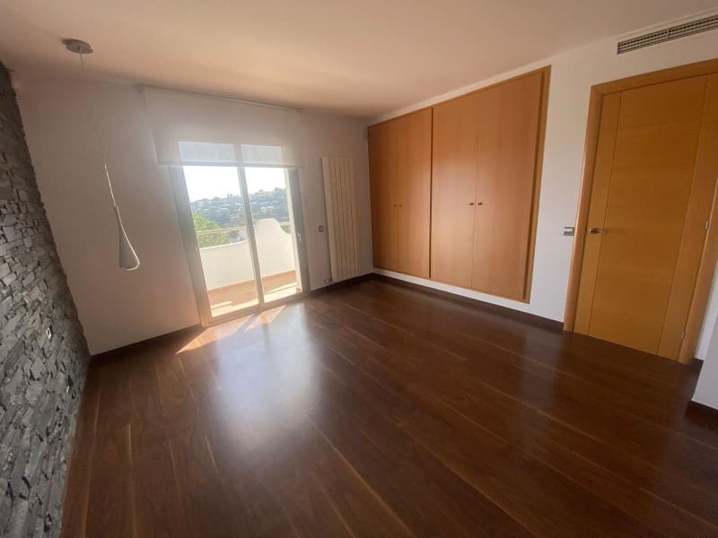 5 sovrum Villa till salu i Lloret de Mar med garage - 1 050 000 € (Ref: 8744336)