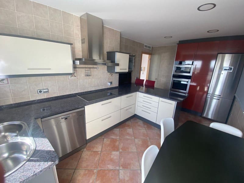 5 sovrum Villa till salu i Lloret de Mar med garage - 1 050 000 € (Ref: 8744336)