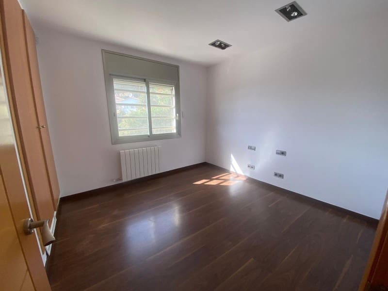 5 sovrum Villa till salu i Lloret de Mar med garage - 1 050 000 € (Ref: 8744336)