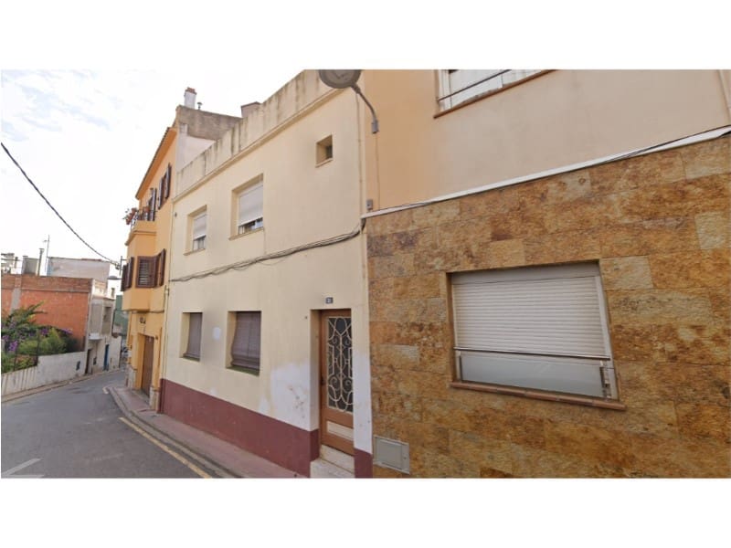 6 bedroom Villa for sale in Blanes - € 390,000 (Ref: 8752904)