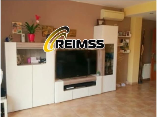 3 bedroom Villa for sale in Caldes de Malavella with garage - € 409,500 (Ref: 8781835)