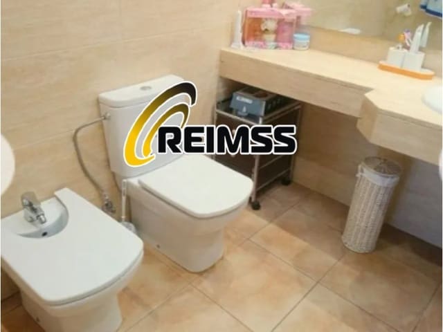 3 bedroom Villa for sale in Caldes de Malavella with garage - € 409,500 (Ref: 8781835)