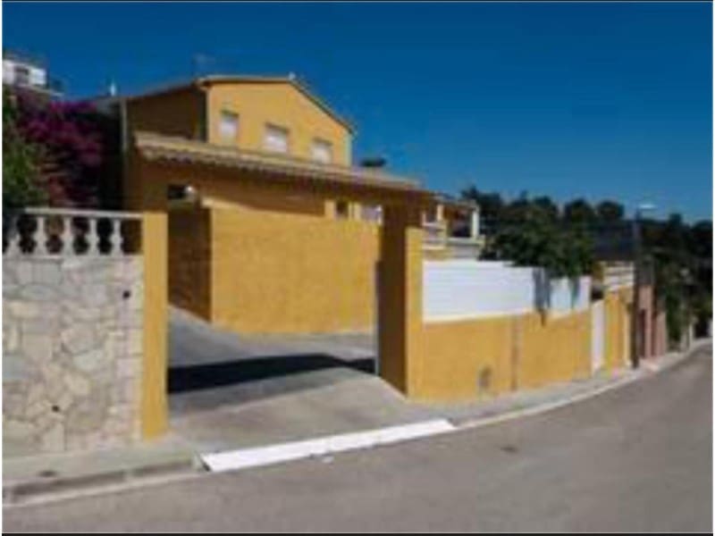 5 soverom Villa til salgs i Lloret de Mar - € 575 000 (Ref: 8828163)