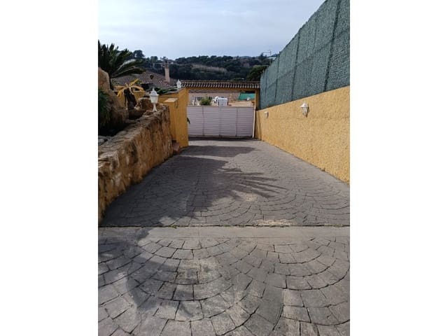 5 bedroom Villa for sale in Urbanitzacions del Nord, Lloret de Mar - € 575,000 (Ref: 8828163)