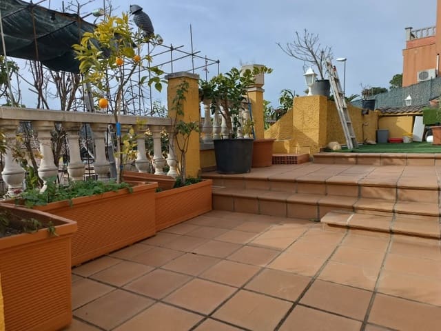 5 bedroom Villa for sale in Urbanitzacions del Nord, Lloret de Mar - € 575,000 (Ref: 8828163)