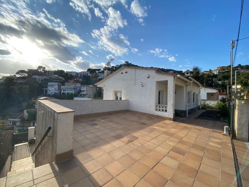 3 soveværelse Villa til salg i Lloret de Mar - € 445.000 (Ref: 8944277)