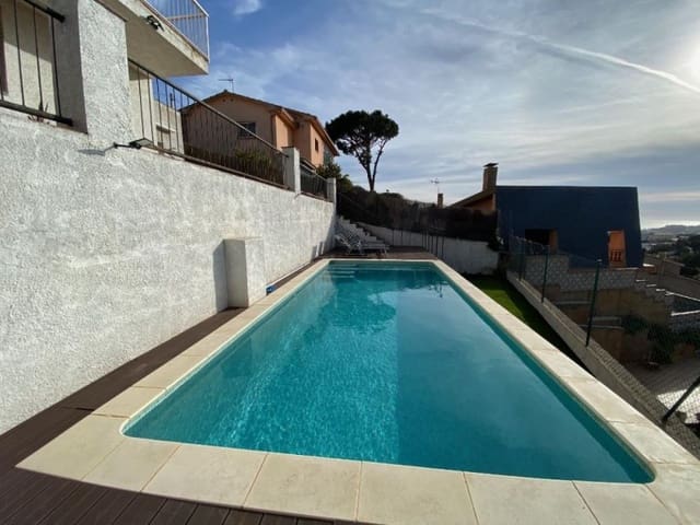 3 slaapkamer Villa te koop in Mas Baell - Can Carbó, Lloret de Mar met zwembad garage - € 429.000 (Ref: 8944277)