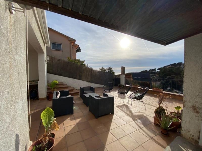 3 soveværelse Villa til salg i Lloret de Mar med swimmingpool garage - € 429.000 (Ref: 8944277)