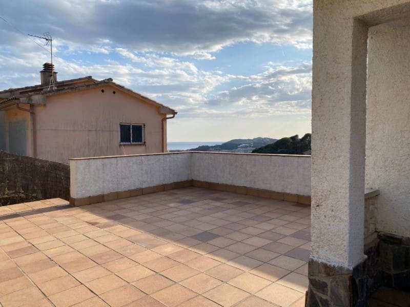 3 soveværelse Villa til salg i Lloret de Mar med swimmingpool garage - € 429.000 (Ref: 8944277)