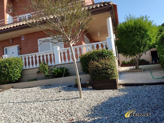 Chalet de 4 habitaciones en Maçanet de la Selva en venta con piscina garaje - 355.000 € (Ref: 8988741)