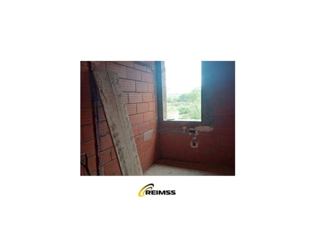 4 soveværelse Villa til salg i La Cellera de Ter - € 148.000 (Ref: 9091883)