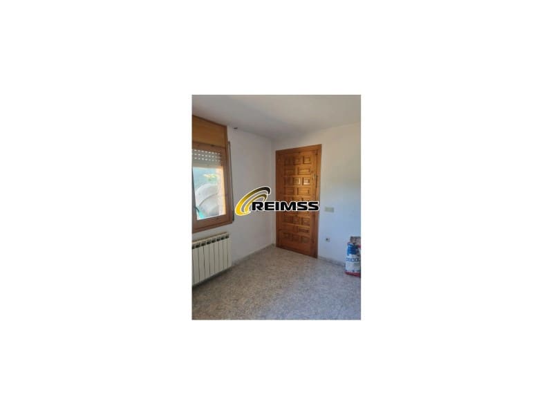 6 soveværelse Villa til salg i Sils med garage - € 289.000 (Ref: 9095517)