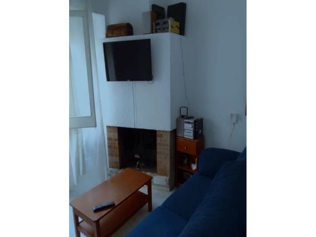 4 bedroom Villa for sale in Centre, Lloret de Mar - € 260,000 (Ref: 9129943)