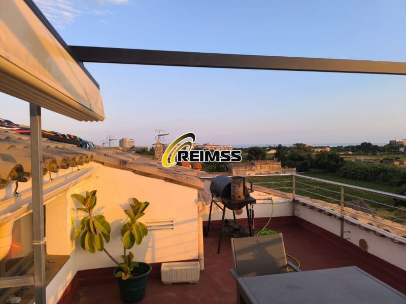 5 bedroom Apartment for sale in Pineda de Mar - € 441,000 (Ref: 9129945)