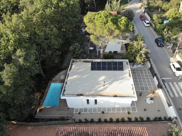 3 soverom Villa til salgs i Llagostera med svømmebasseng garasje - € 430 000 (Ref: 9129950)