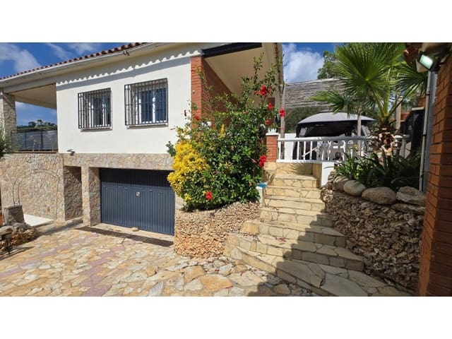 5 bedroom Villa for sale in Urbanitzacions del Nord, Lloret de Mar with pool garage - € 399,500 (Ref: 9134299)