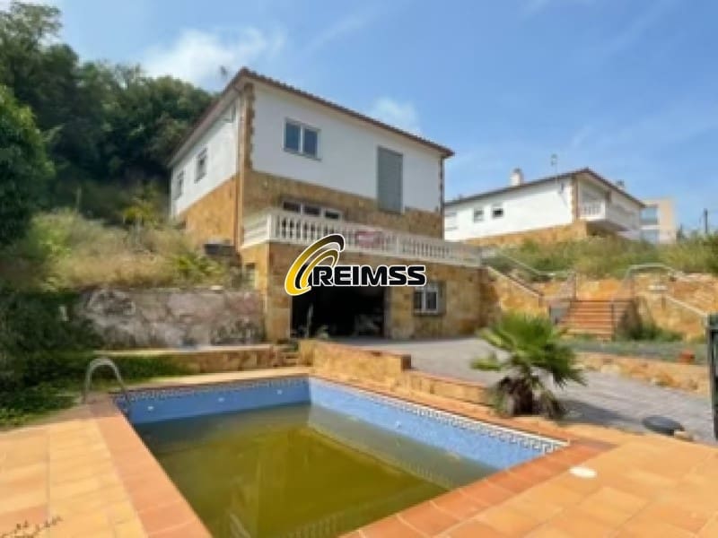 4 soveværelse Villa til salg i Lloret de Mar med garage - € 388.000 (Ref: 9164075)