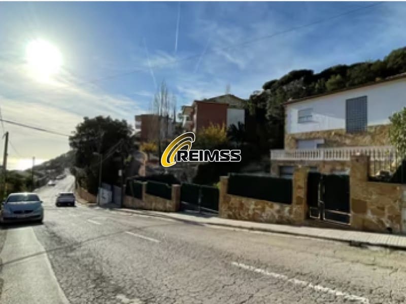 4 soveværelse Villa til salg i Lloret de Mar med garage - € 388.000 (Ref: 9164075)