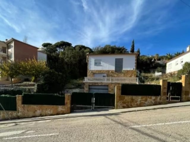 4 soveværelse Villa til salg i Serra Brava, Lloret de Mar med garage - € 388.000 (Ref: 9164075)