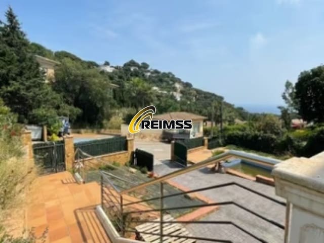 4 soveværelse Villa til salg i Serra Brava, Lloret de Mar med garage - € 388.000 (Ref: 9164075)