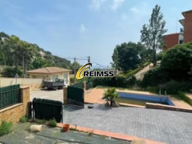 4 soveværelse Villa til salg i Serra Brava, Lloret de Mar med garage - € 388.000 (Ref: 9164075)
