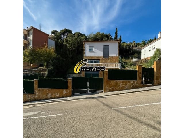 4 Zimmer Villa zu verkaufen in Serra Brava, Lloret de Mar mit Garage - 388.000 € (Ref: 9164075)