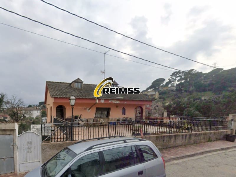 10 soverom Villa til salgs i Macanet de la Selva med garasje - € 420 000 (Ref: 9164076)