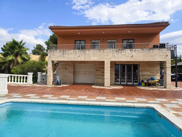4 soveværelse Villa til salg i Urbanitzacions del Nord, Lloret de Mar med garage - € 499.000 (Ref: 9166062)