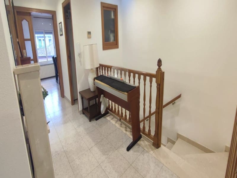 4 bedroom Villa for sale in Sant Feliu de Guixols with garage - € 450,000 (Ref: 9166974)