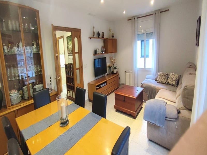 4 bedroom Villa for sale in Sant Feliu de Guixols with garage - € 450,000 (Ref: 9166974)