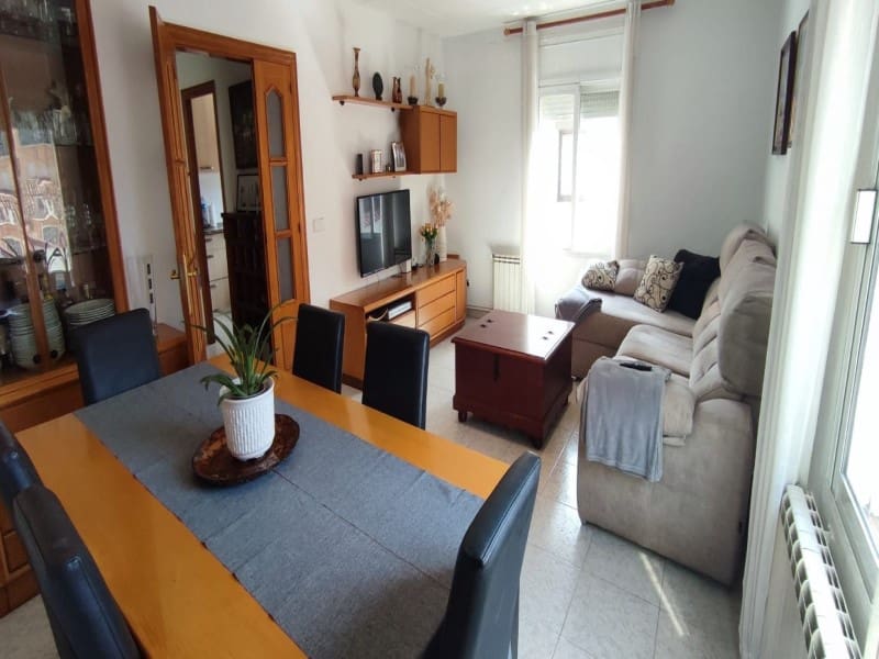 4 bedroom Villa for sale in Sant Feliu de Guixols with garage - € 450,000 (Ref: 9166974)