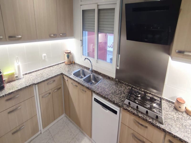 4 bedroom Villa for sale in Sant Feliu de Guixols with garage - € 450,000 (Ref: 9166974)