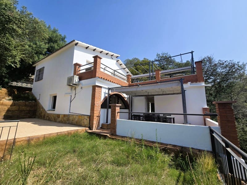 5 soveværelse Villa til salg i Lloret de Mar - € 259.000 (Ref: 9171348)