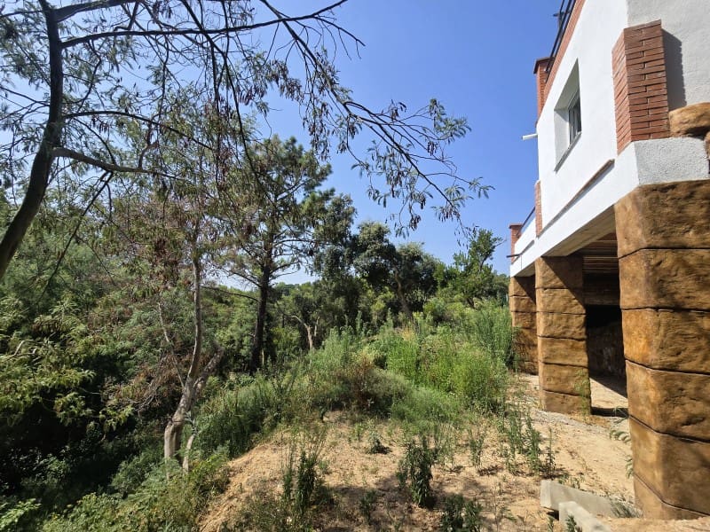 5 soveværelse Villa til salg i Lloret de Mar - € 259.000 (Ref: 9171348)