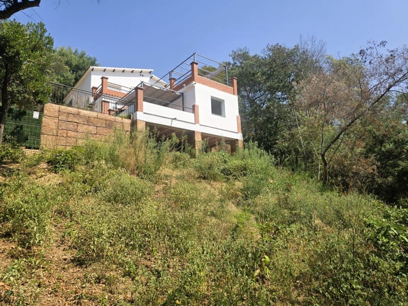 5 soveværelse Villa til salg i Lloret de Mar - € 259.000 (Ref: 9171348)