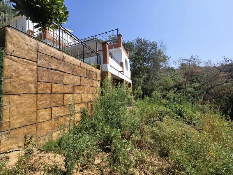 5 soveværelse Villa til salg i Lloret de Mar - € 259.000 (Ref: 9171348)