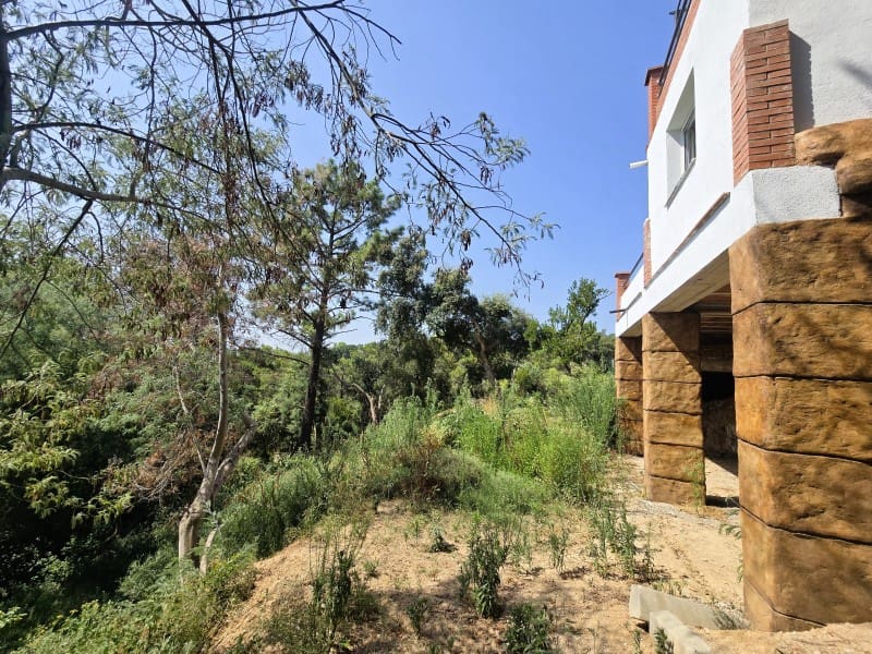 5 soveværelse Villa til salg i Lloret de Mar - € 259.000 (Ref: 9171348)