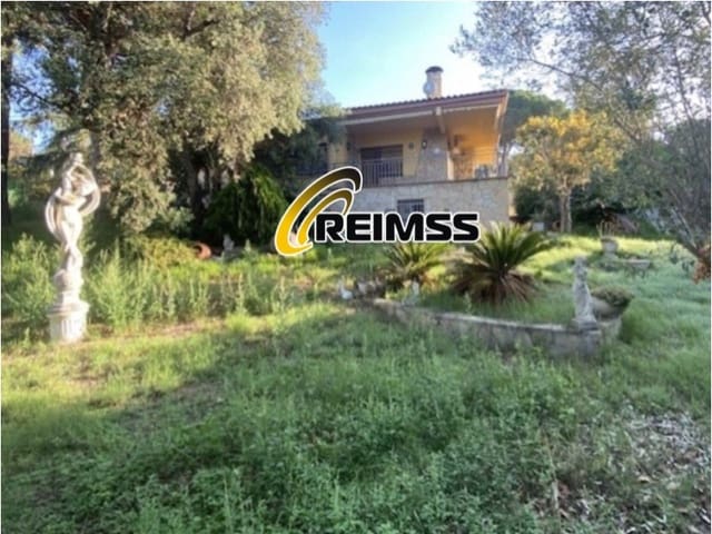 3 bedroom Villa for sale in Mas Altaba, Maçanet de la Selva with garage - € 276,000 (Ref: 9285062)