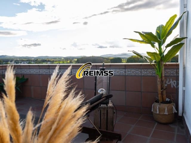 3 bedroom Flat for sale in Vidreres - € 175,000 (Ref: 9317661)