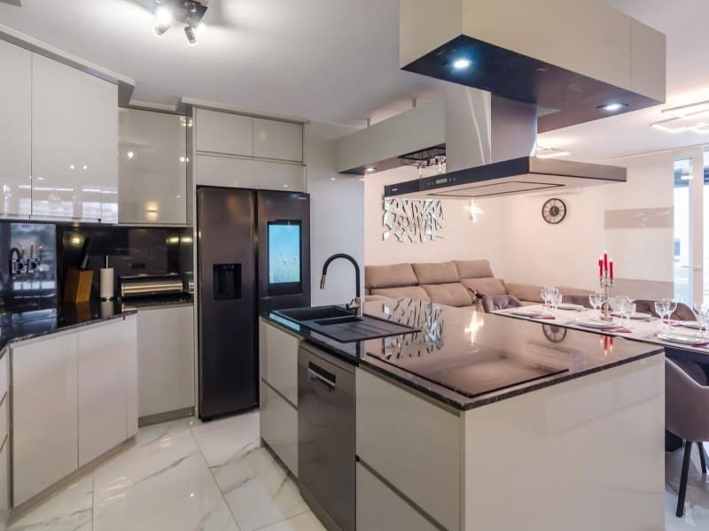 2 bedroom Apartment for sale in Lloret de Mar - € 260,000 (Ref: 9322567)