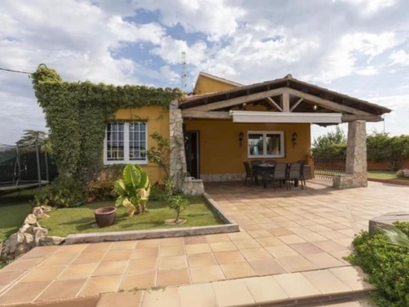 5 soveværelse Villa til salg i Lloret de Mar med garage - € 647.000 (Ref: 9422368)