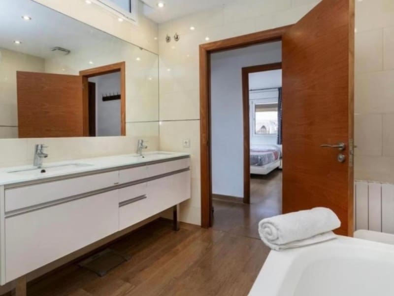 5 soveværelse Villa til salg i Lloret de Mar med garage - € 647.000 (Ref: 9422368)