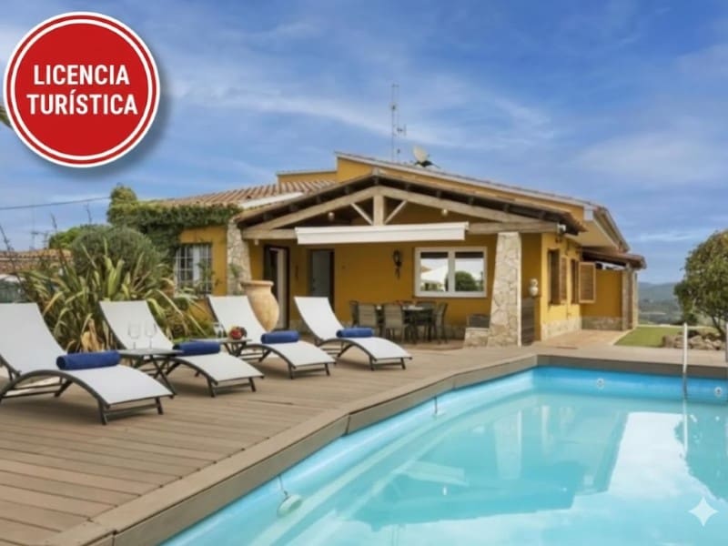 5 quarto Moradia para venda em Lloret de Mar com garagem - 647 000 € (Ref: 9422368)