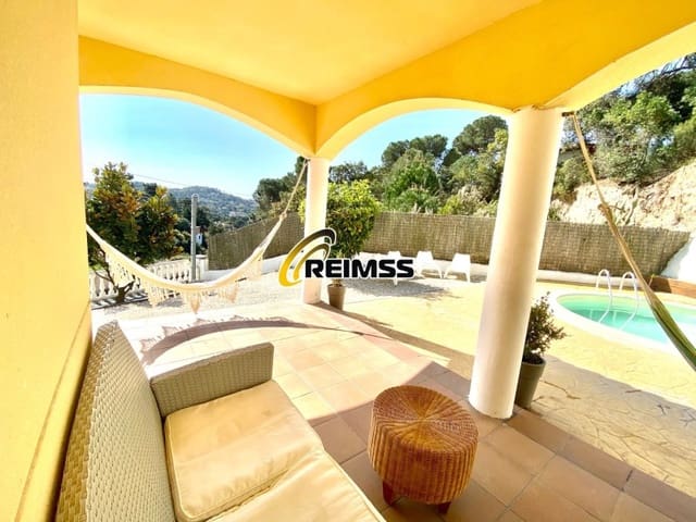 3 sypialnia Willa na sprzedaż w Aiguaviva Parc, Vidreres z basenem - 400 000 € (Ref: 9474954)