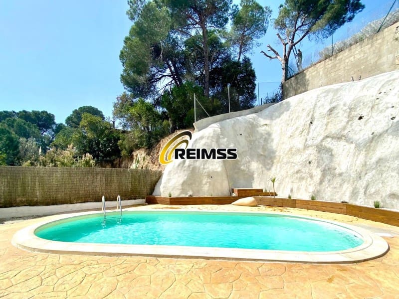3 bedroom Villa for sale in Vidreres with pool - € 400,000 (Ref: 9474954)