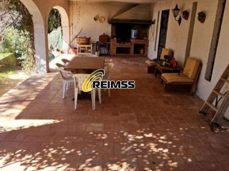 4 bedroom Villa for sale in Lloret de Mar with garage - € 787,500 (Ref: 9476095)